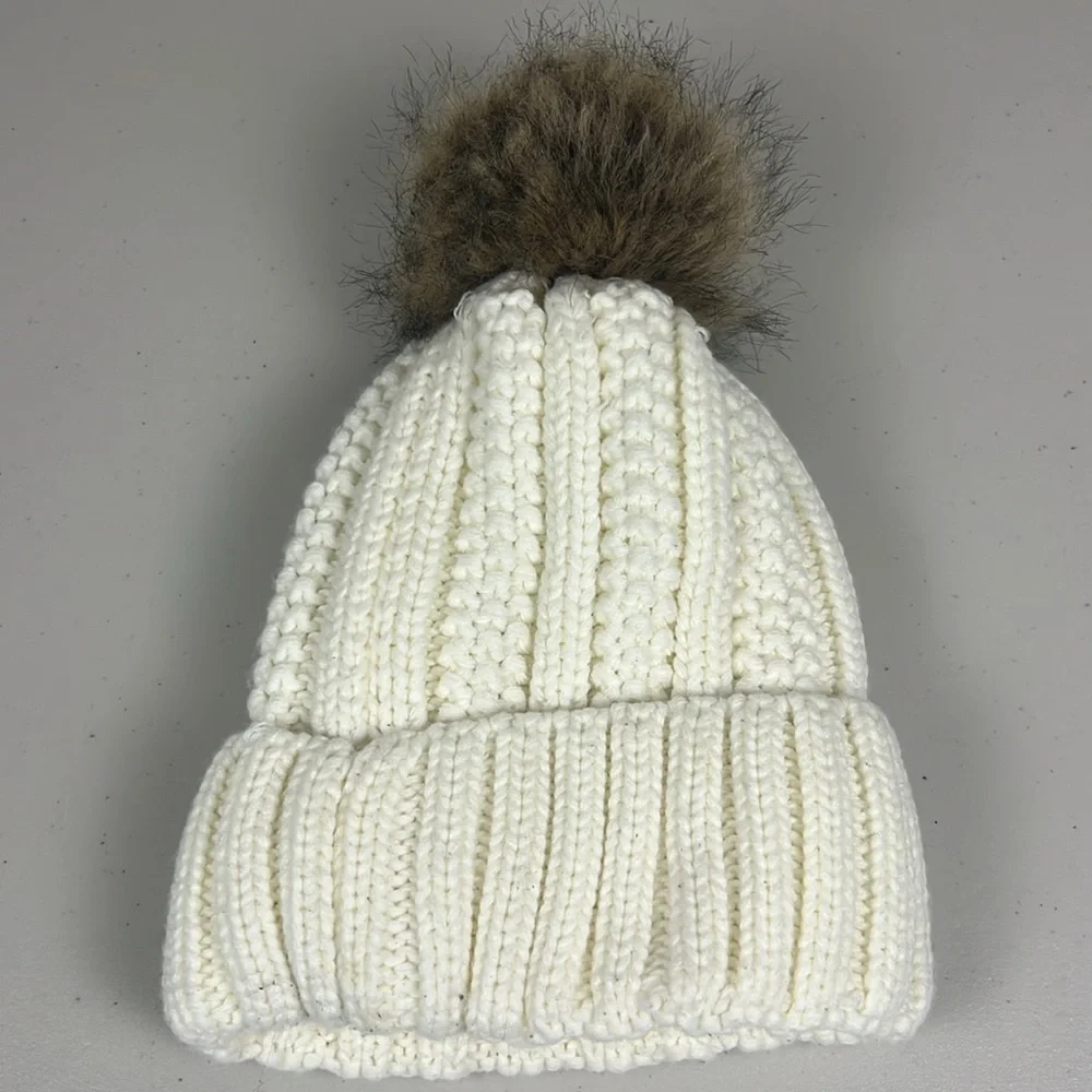 CC YJ820 beanie pom-pom‎ braided cable knit beanie fold-over detail EUC